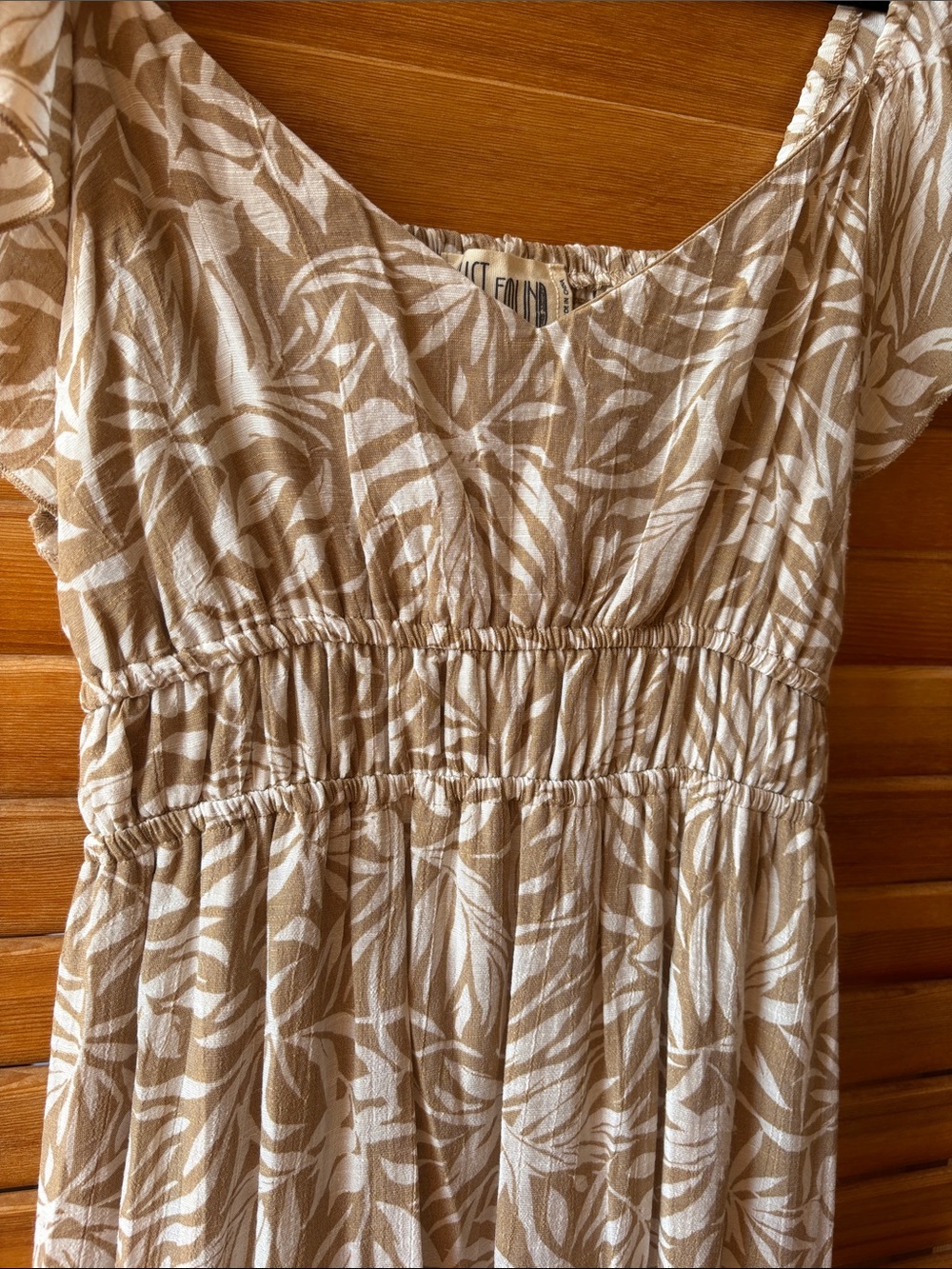 Just Found Off Shoulder Open back Beige Aloha Leaf-Print Maxi Dress Women Large - Picture 3 of 8